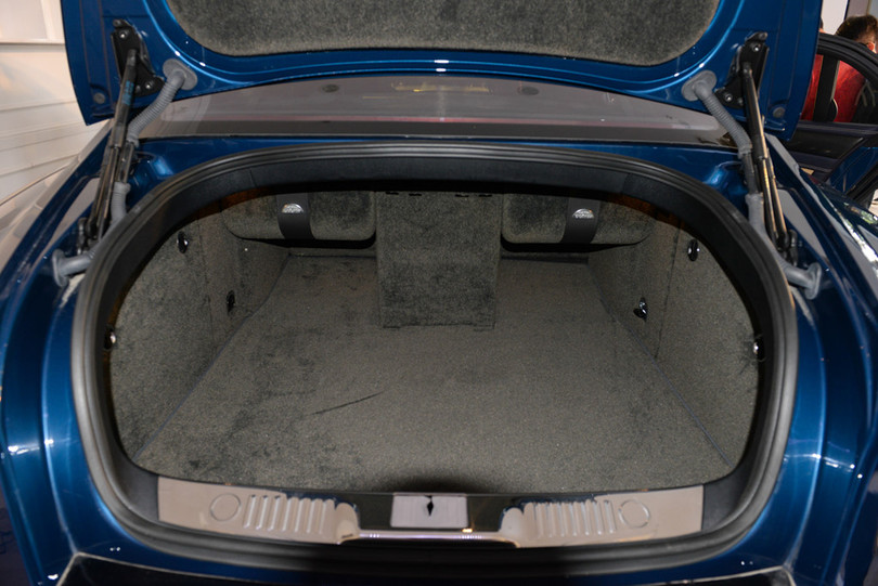 Chi tiết Bentley Flying Spur V8 S giá hơn 16,8 tỷ đầu tiên tại VN