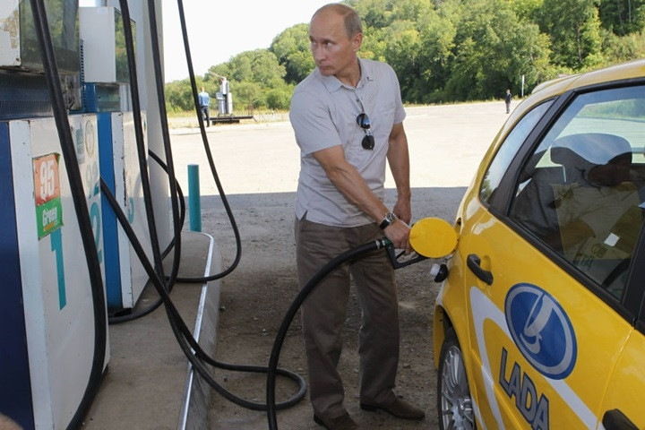 Tổng thống Nga Putin và niềm đam mê ô tô