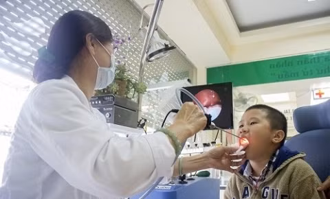 Bác sỹ cảnh báo: Trời lạnh hay mắc viêm họng và cách phòng tránh