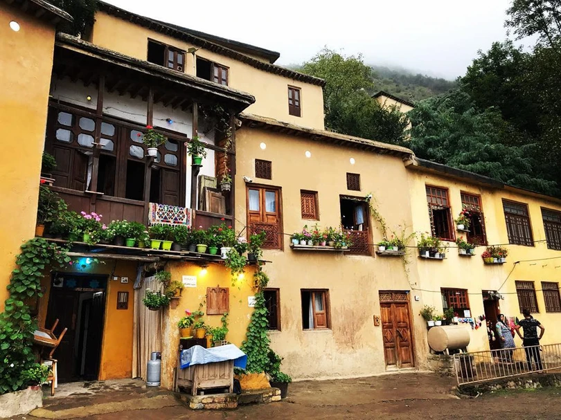 Kỳ lạ ngôi làng không mái ngói