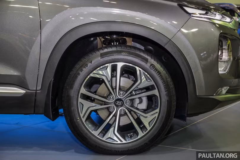 Hyundai Santa Fe 2019 về Malaysia trước Việt Nam, giá gần 45.000 USD