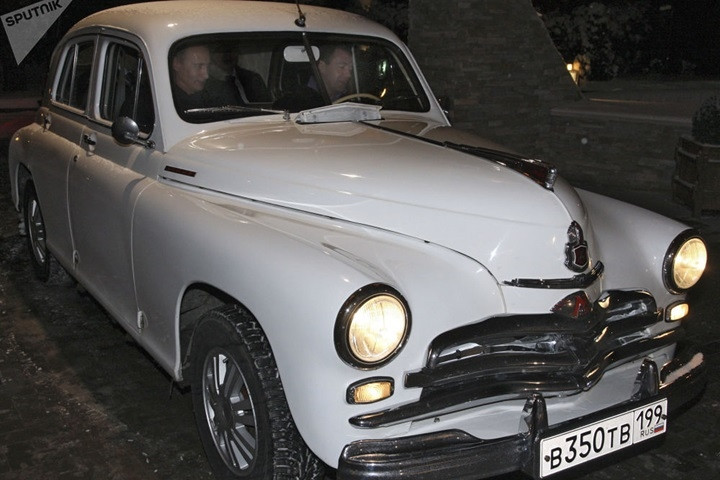 Tổng thống Nga Putin và niềm đam mê ô tô