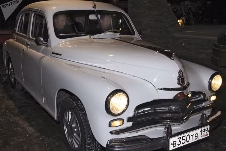 Tổng thống Nga Putin và niềm đam mê ô tô