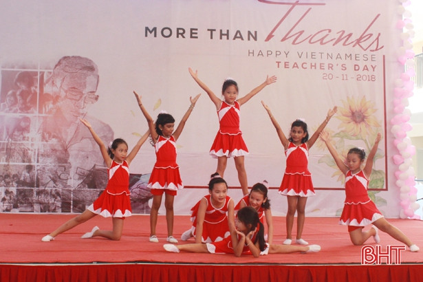 Tri ân thầy cô giáo và trao giải cuộc thi “iSchool Ha Tinh in my heart”