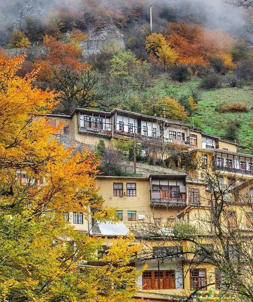 Kỳ lạ ngôi làng không mái ngói