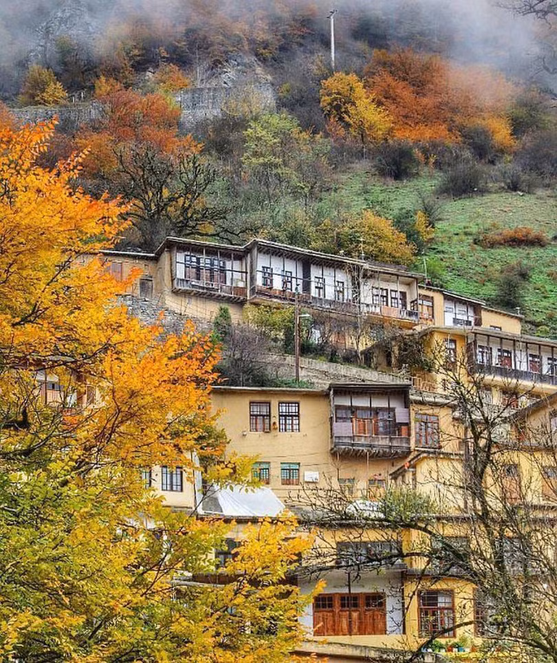 Kỳ lạ ngôi làng không mái ngói