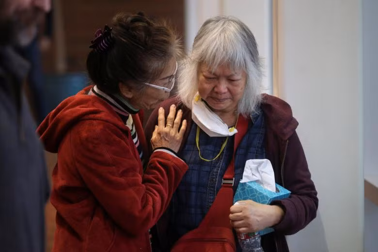 Những người dân bị mất nhà do cháy rừng ở California ăn mừng Lễ Tạ ơn