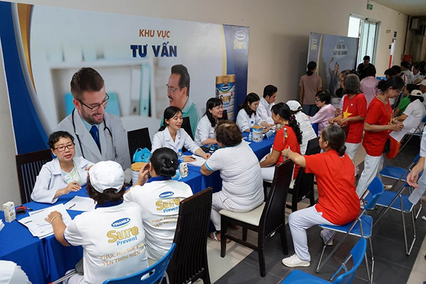 Vinamilk Sure Prevent đồng hành cùng 3000 người cao tuổi tại TP Hồ Chí Minh