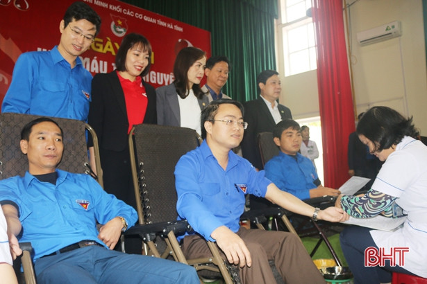 Cán bộ, đoàn viên khối cơ quan Hà Tĩnh hiến máu tình nguyện