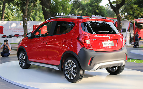 Thiết kế gọn gàng, khá tương đồng với Opel Karl. Ôtô VinFast có giá từ 336 triệu chưa gồm VAT tại Việt Nam