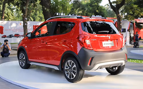 Thiết kế gọn gàng, khá tương đồng với Opel Karl. VinFast ra mắt 3 mẫu xe ô tô tại Việt Nam