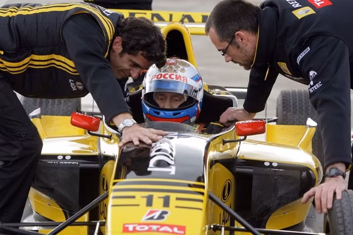 Tổng thống Nga Putin và niềm đam mê ô tô