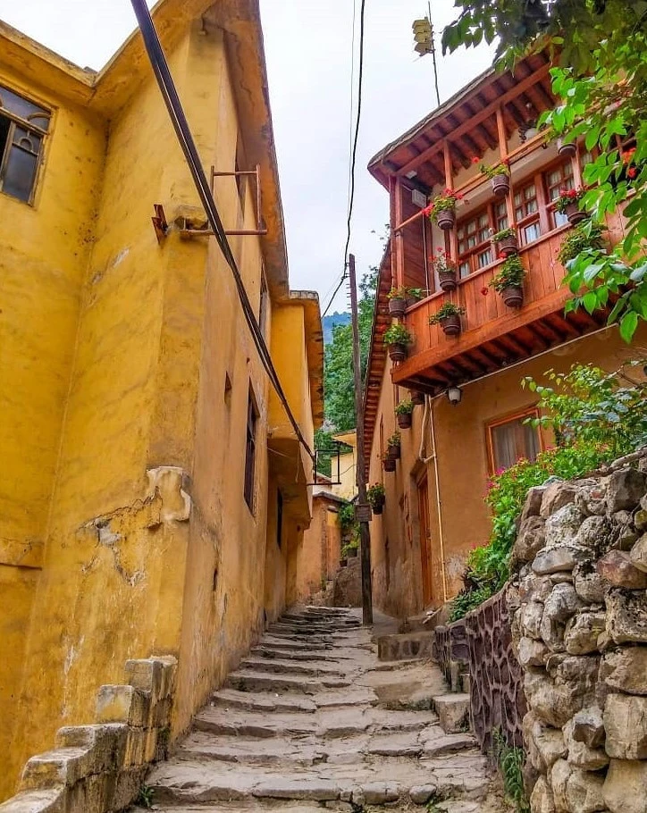 Kỳ lạ ngôi làng không mái ngói