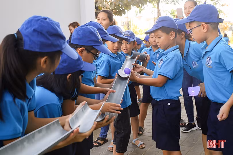 “Khoảng cách đến trái tim” của giáo viên, học sinh Trường Albert Einstein