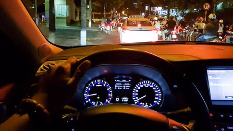 Cầm lái xe lạ cần lưu ý những điều gì?