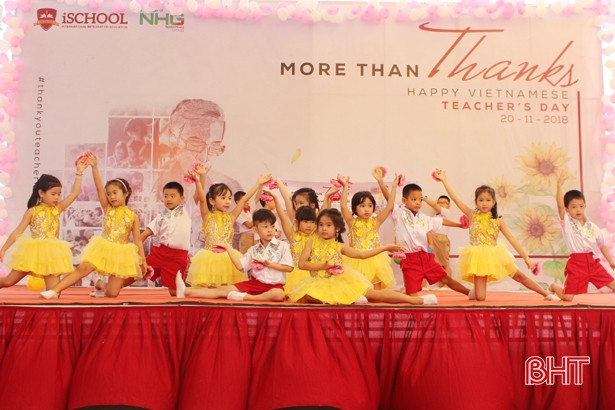 Tri ân thầy cô giáo và trao giải cuộc thi “iSchool Ha Tinh in my heart”