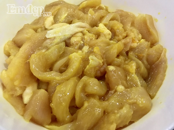 Thịt gà xào nấm hương lạ miệng, thơm ngon không tưởng