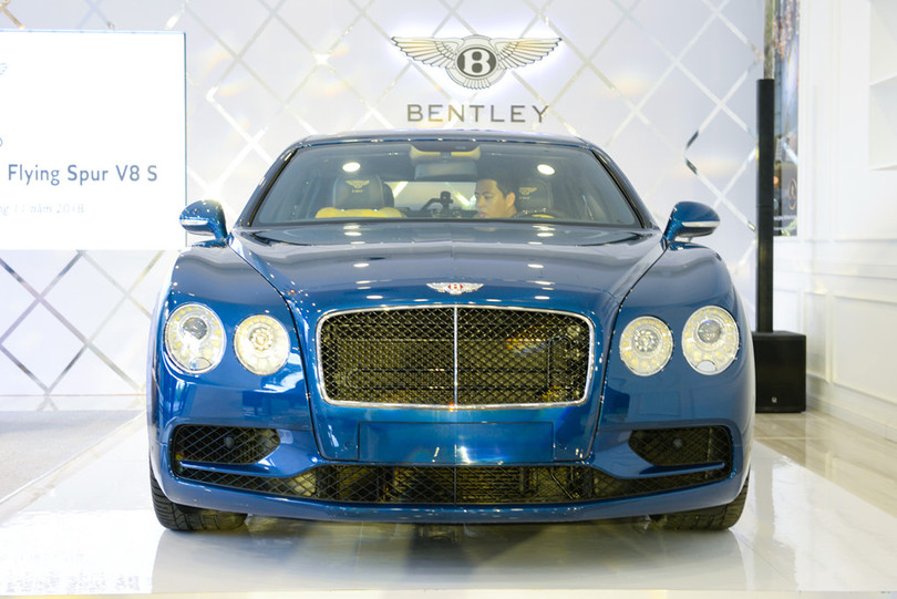 Chi tiết Bentley Flying Spur V8 S giá hơn 16,8 tỷ đầu tiên tại VN