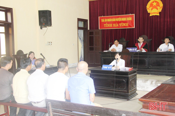5 “bác thằng bần” trong quán cà phê lĩnh án