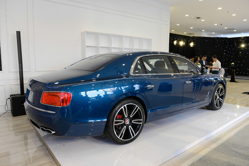 Chi tiết Bentley Flying Spur V8 S giá hơn 16,8 tỷ đầu tiên tại VN