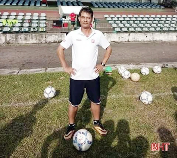 Những “người lái đò” thầm lặng của bóng đá Hà Tĩnh