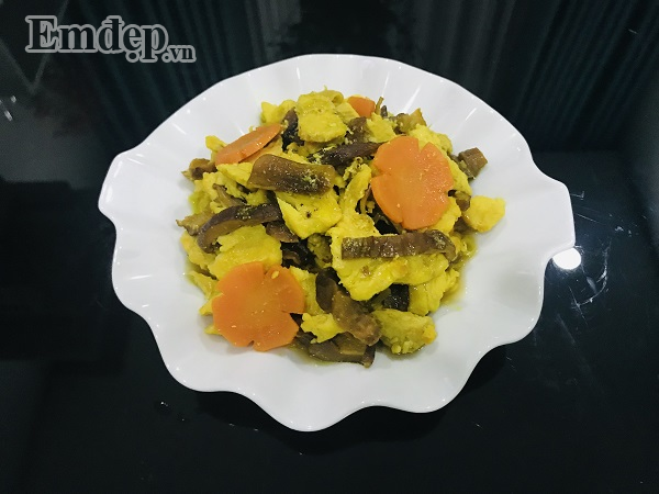 Thịt gà xào nấm hương lạ miệng, thơm ngon không tưởng