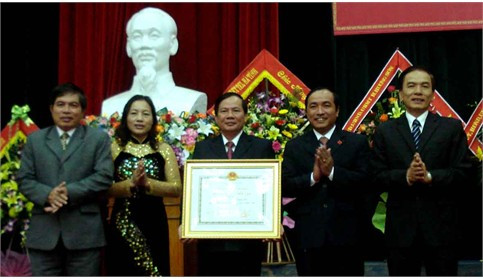 Ngành GD-ĐT Hà Tĩnh được tặng thưởng Huân chương Độc Lập hạng nhất