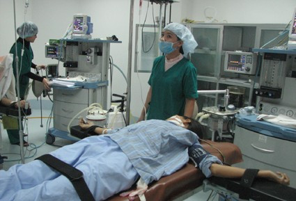 Sau khi cắt bỏ thành công khối u lớn, bệnh nhân Lan đang dần hồi phục sức khỏe