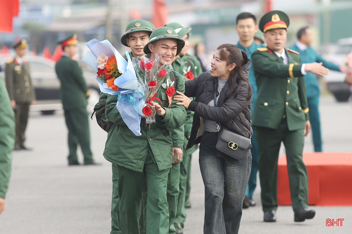 Các tân binh thể hiện ý chí quyết tâm, khát khao cống hiến cống hiến, bảo vệ Tổ quốc.