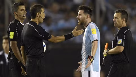 khi messi thanh vat te than cua mafifa