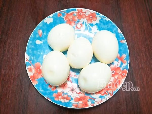 la mieng voi mon trung ngam nuoc tuong rat thom ngon