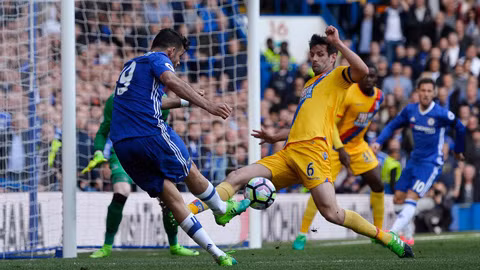 dut mach bat bai chelsea bi tottenham rut ngan khoang cach