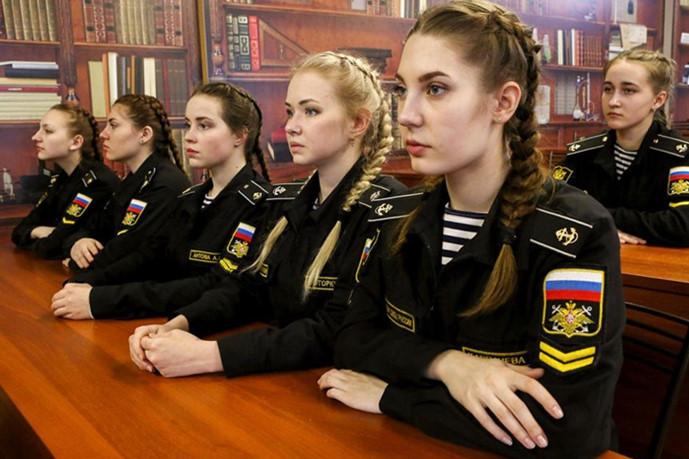 ve dep cac bong hong hiem hoi trong hai quan nga