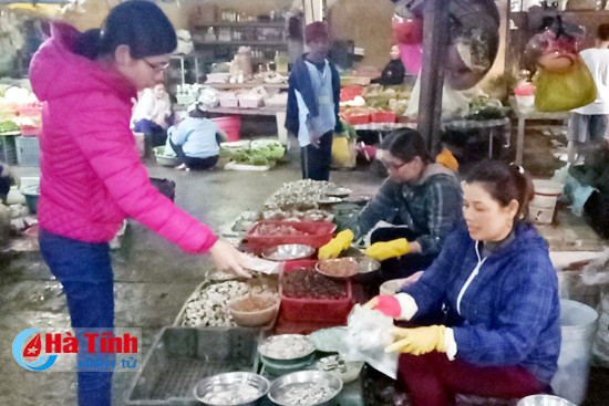 hai san cho vuon uom dat khach