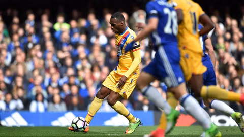 dut mach bat bai chelsea bi tottenham rut ngan khoang cach