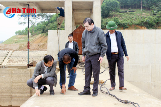 vet nut mat dap vu quang khong anh huong chat luong cong trinh