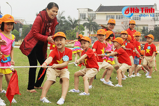 be cuoi tit mat voi ngay hoi the duc the thao