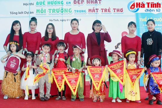 tre thich thu voi hoi thi que huong em dep nhat