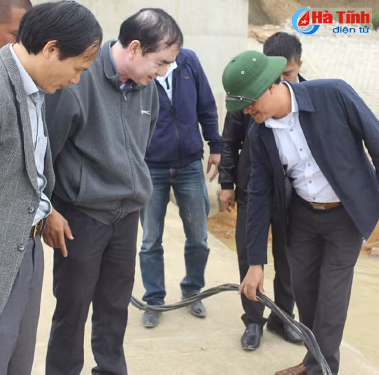 vet nut mat dap vu quang khong anh huong chat luong cong trinh