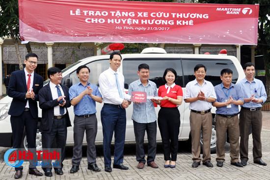 maritime bank cai tao truong hoc tang xe cuu thuong o huong khe