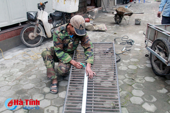 nguoi dan thach quy tu pha do cac cong trinh lan chiem via he