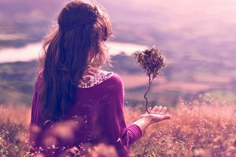 Thời gian sẽ làm con người trở nên chín chắn hơn. Ảnh minh họa. cuoc doi minh sinh ra dau phai de buon