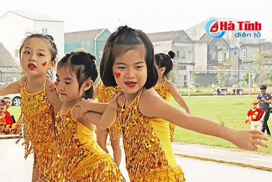 be cuoi tit mat voi ngay hoi the duc the thao