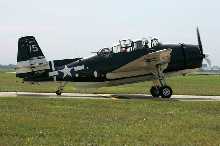 suc manh dang so cua may bay cuong kich avenger