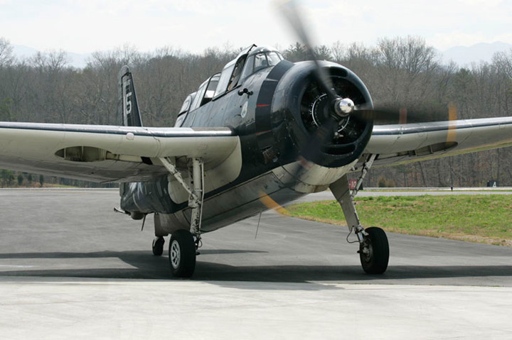 suc manh dang so cua may bay cuong kich avenger