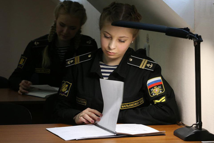 ve dep cac bong hong hiem hoi trong hai quan nga