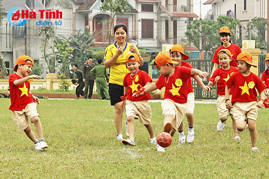 be cuoi tit mat voi ngay hoi the duc the thao