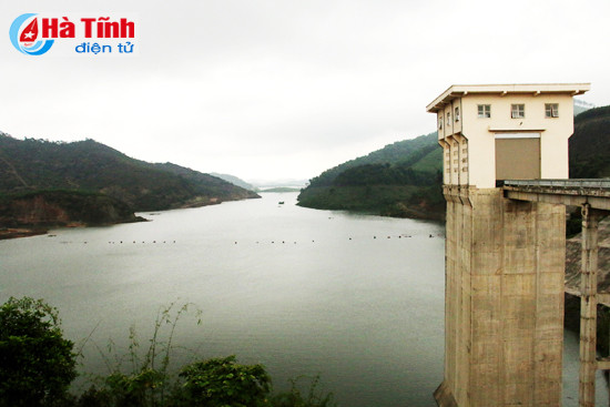 nuoc ho ngan truoi boc mui hoi thoi nguy co o nhiem nang