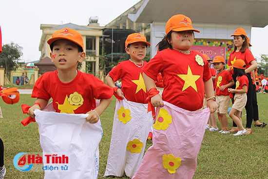 be cuoi tit mat voi ngay hoi the duc the thao