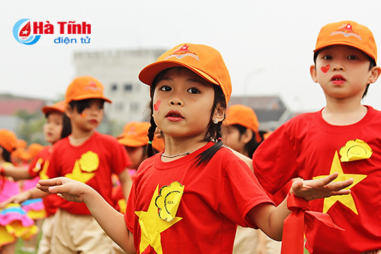 be cuoi tit mat voi ngay hoi the duc the thao